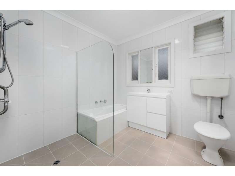 42 Tunaley Parade, Reservoir VIC 3073