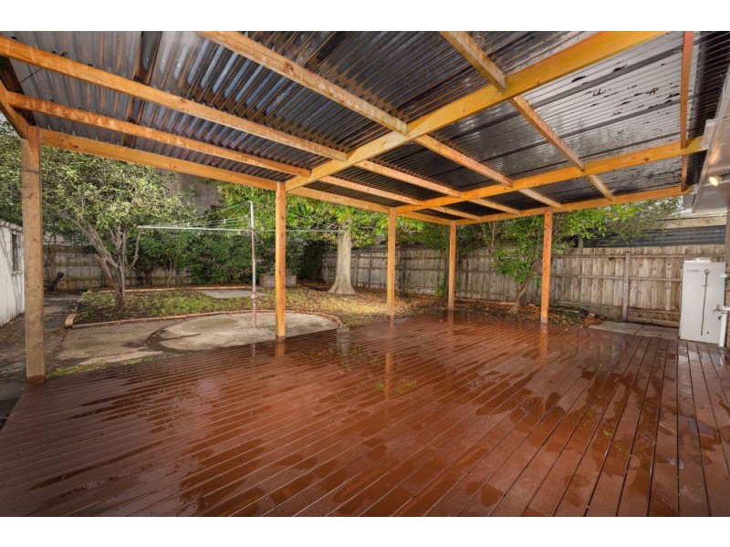 42 Tunaley Parade, Reservoir VIC 3073