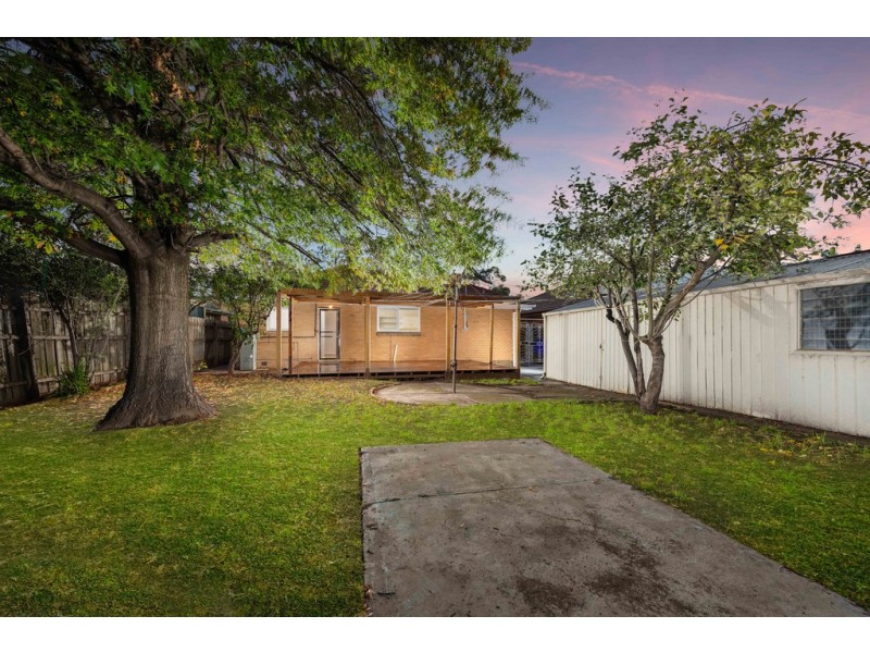 42 Tunaley Parade, Reservoir VIC 3073