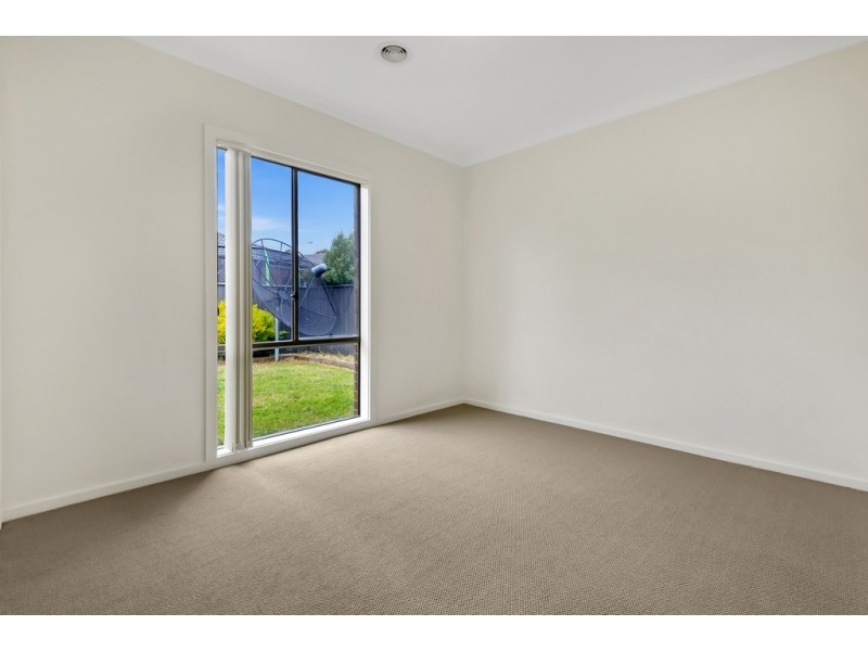 16 Dixon Creek Drive, South Morang VIC 3752