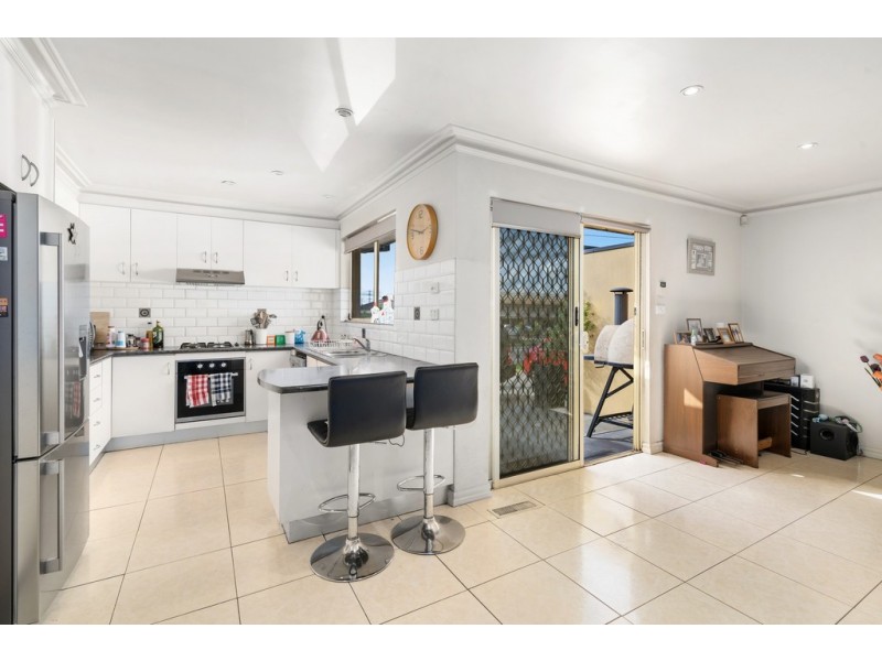 124 Darebin Drive, Thomastown VIC 3074