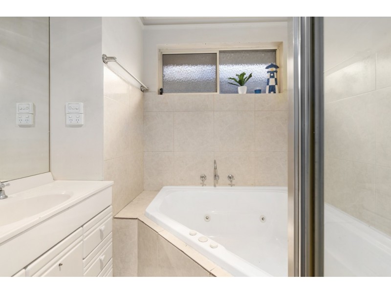 124 Darebin Drive, Thomastown VIC 3074