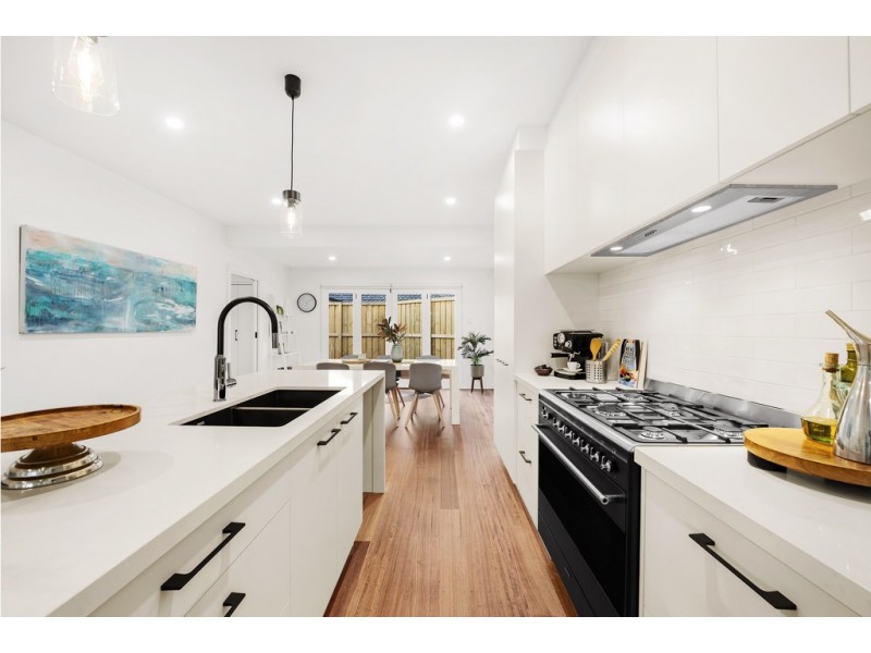 32 Clunes Street, Kingsbury VIC 3083