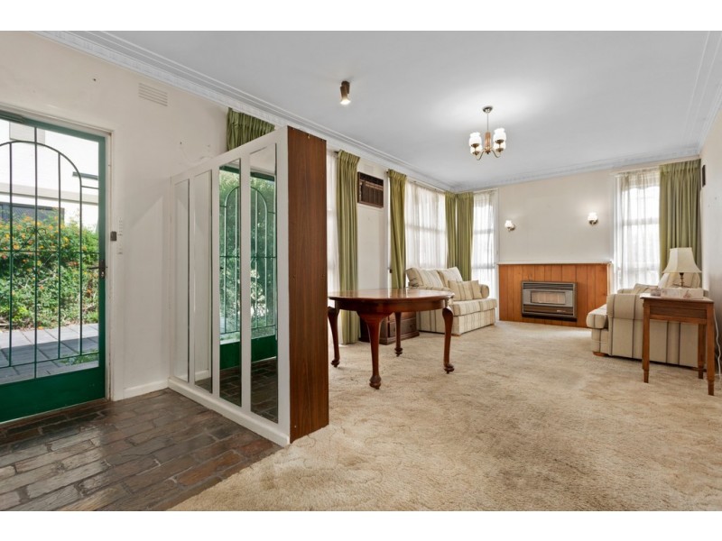 8 Currajong Street, Thomastown VIC 3074