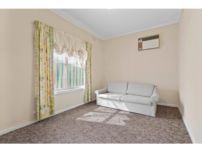 8 Currajong Street, Thomastown VIC 3074