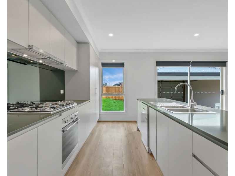 1 Atherton Walk, Doreen VIC 3754