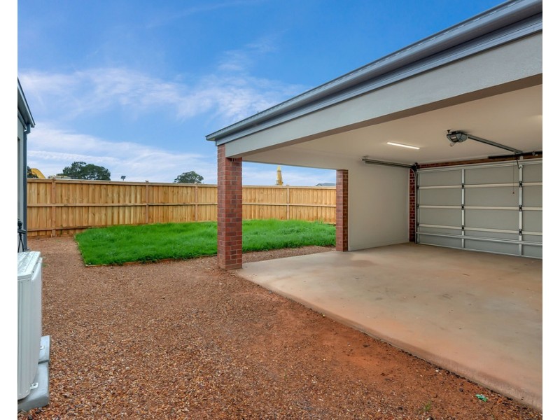 1 Atherton Walk, Doreen VIC 3754