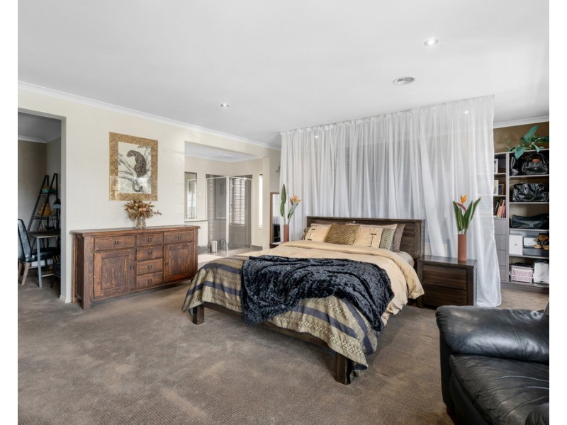 11 Francesca Drive, Mernda VIC 3754