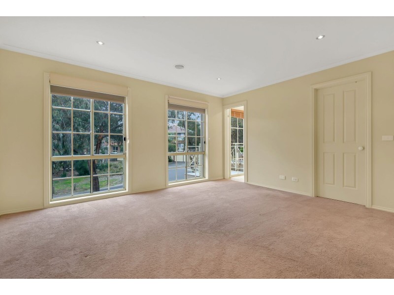 9 Adam Place, Mill Park VIC 3082