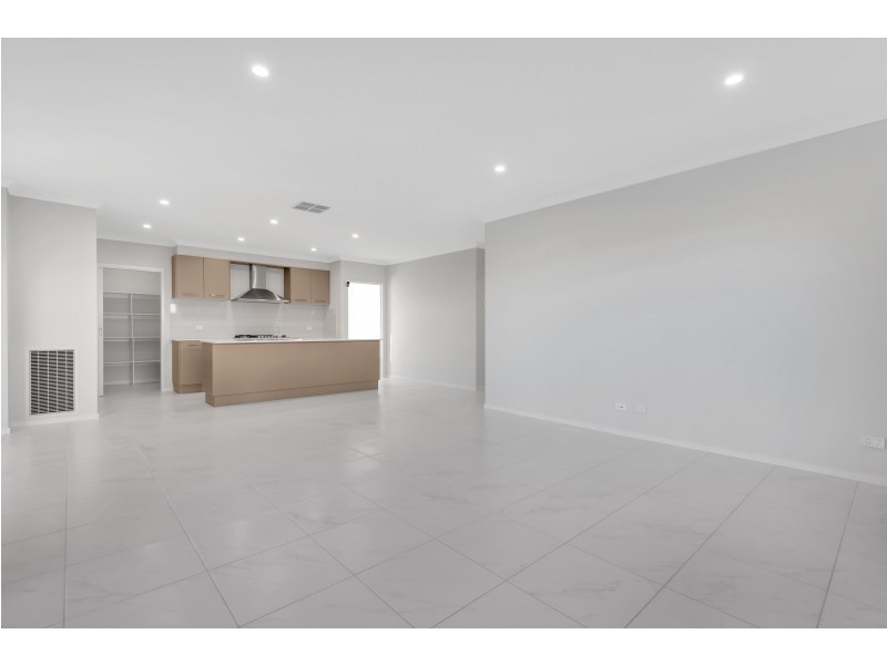 814 Bridge Inn Road, Doreen VIC 3754