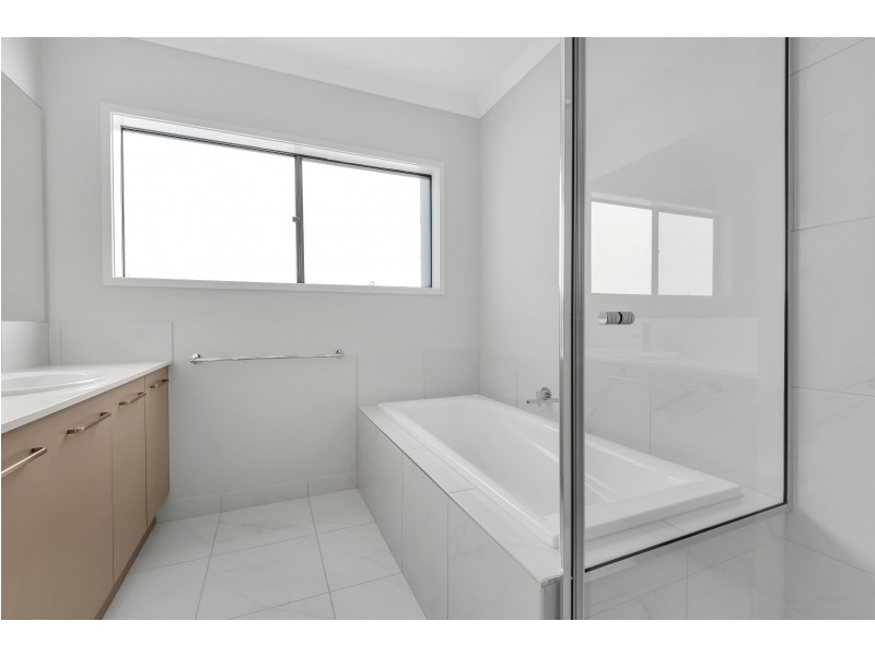 814 Bridge Inn Road, Doreen VIC 3754