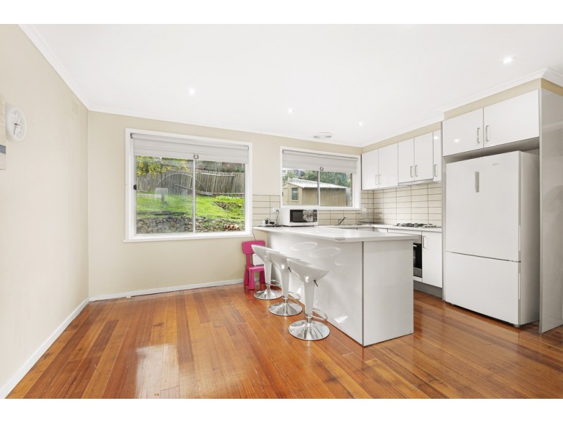 8 Valley Road, Bundoora VIC 3083