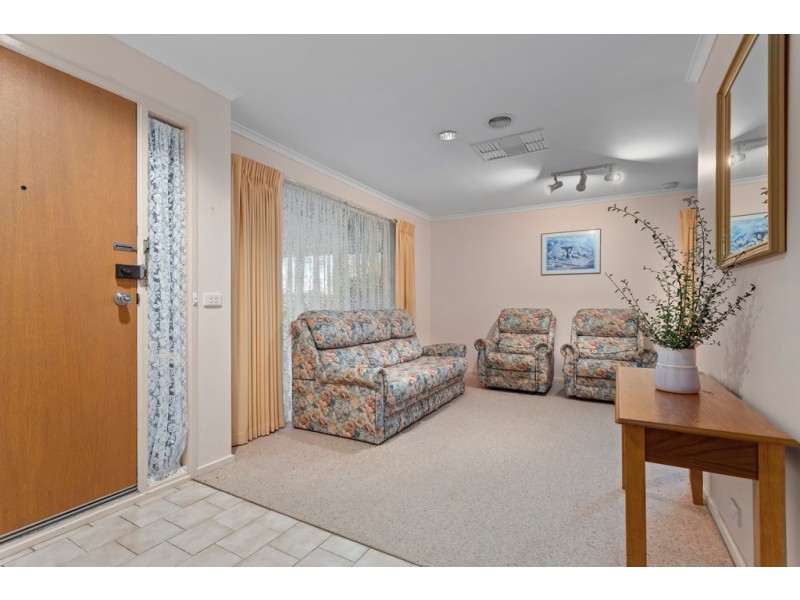 2 Tenby Court, Craigieburn VIC 3064