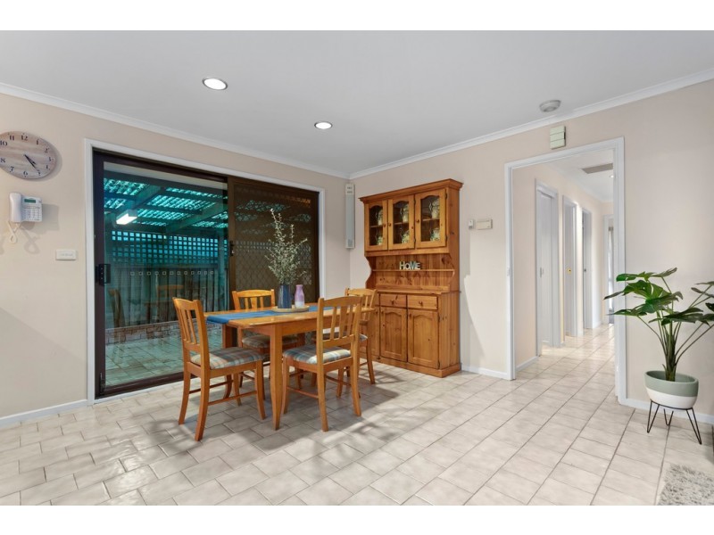 2 Tenby Court, Craigieburn VIC 3064