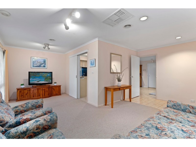 2 Tenby Court, Craigieburn VIC 3064