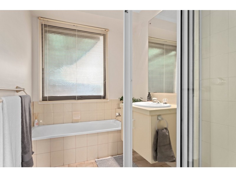 2 Tenby Court, Craigieburn VIC 3064