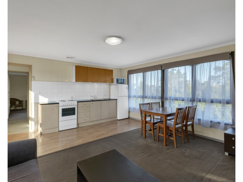 8C Oxley Avenue, Bundoora VIC 3083