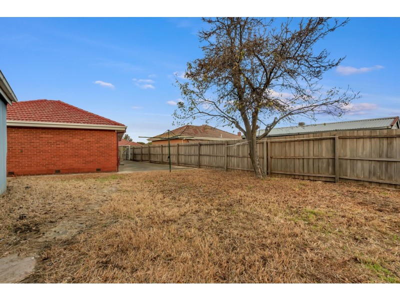 15 Valerie Street, Lalor VIC 3075