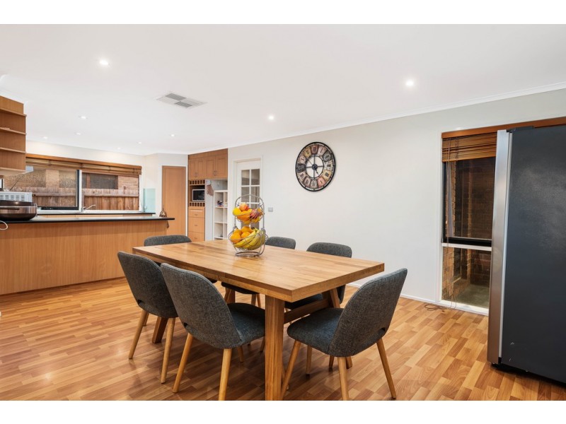 20 Azalea Avenue, Mill Park VIC 3082