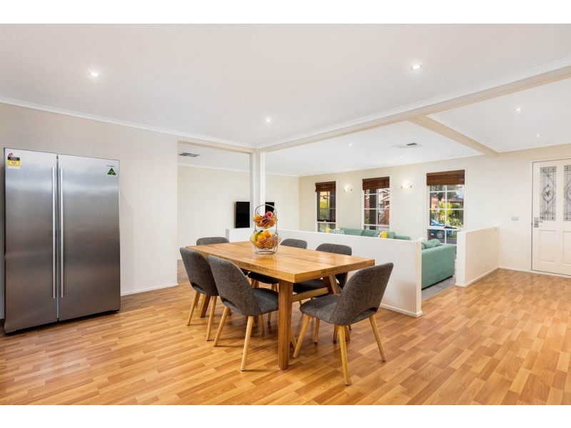 20 Azalea Avenue, Mill Park VIC 3082