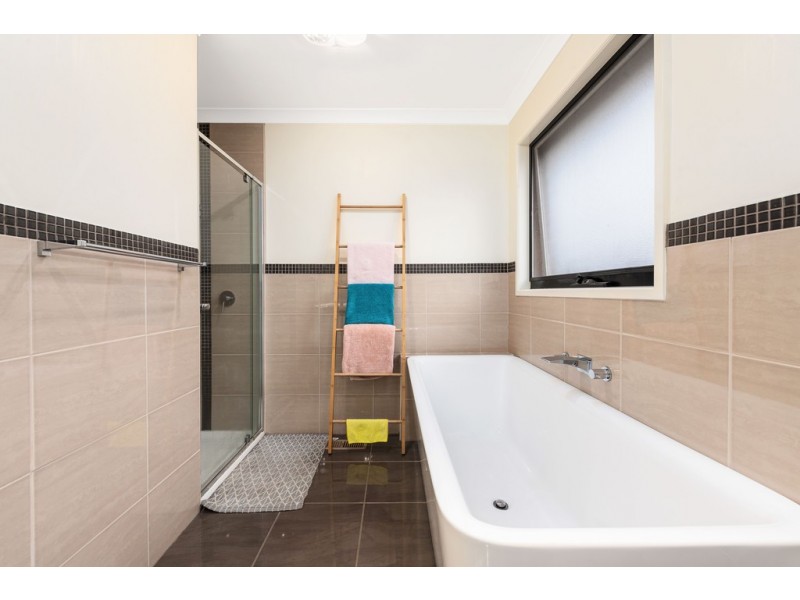 20 Azalea Avenue, Mill Park VIC 3082