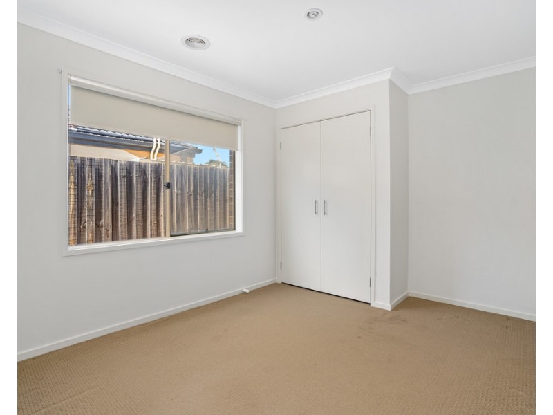 12 Refuge Place, Doreen VIC 3754