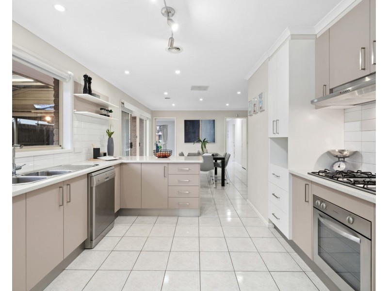 56 Benaroon Drive, Lalor VIC 3075