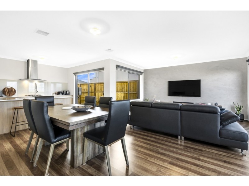 16 Macedon Parade, Wollert VIC 3750