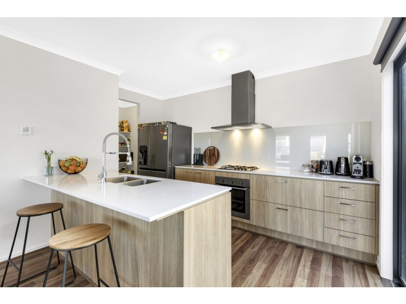 16 Macedon Parade, Wollert VIC 3750