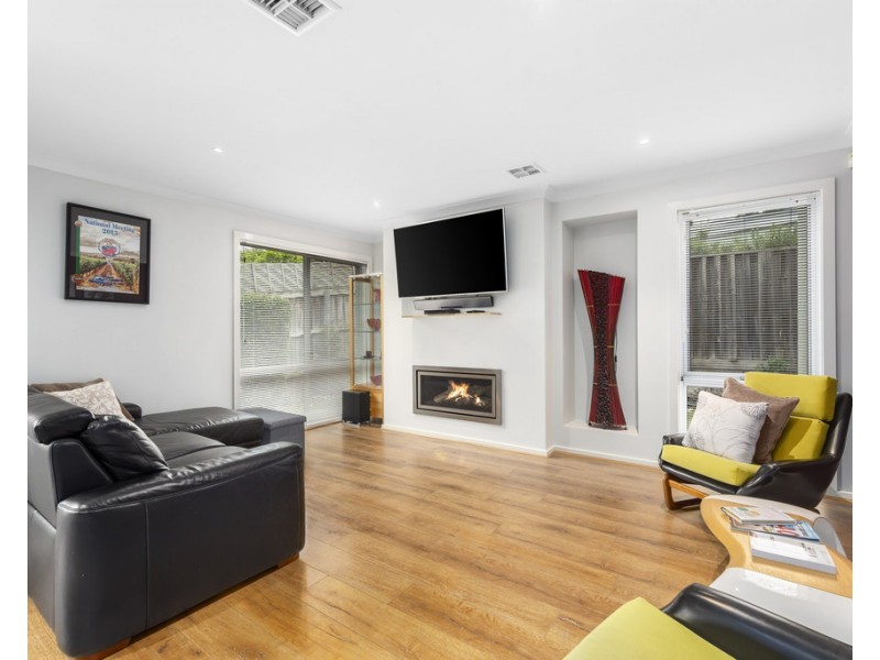 158 Ernest Jones Drive, Macleod VIC 3085