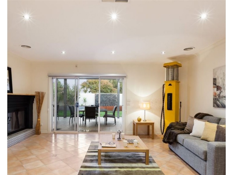 36 Peugeot Pursuit, Mill Park VIC 3082