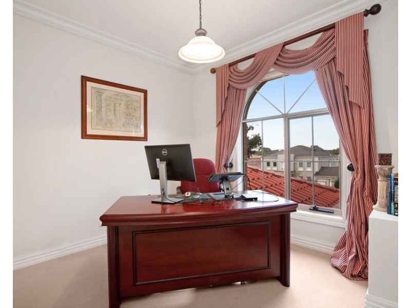 173 Blossom Park Drive, Mill Park VIC 3082