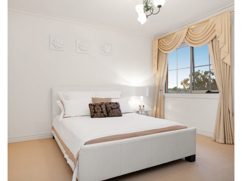 173 Blossom Park Drive, Mill Park VIC 3082