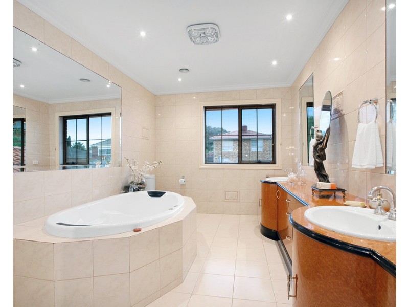 173 Blossom Park Drive, Mill Park VIC 3082