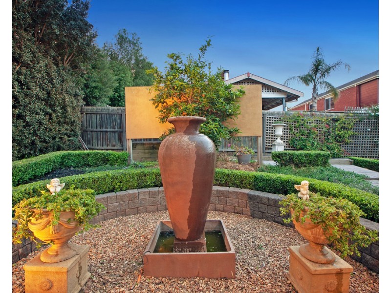 173 Blossom Park Drive, Mill Park VIC 3082