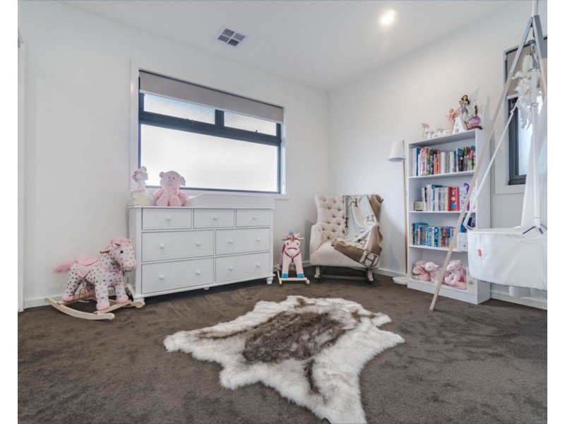 36 Emblem Way, Craigieburn VIC 3064