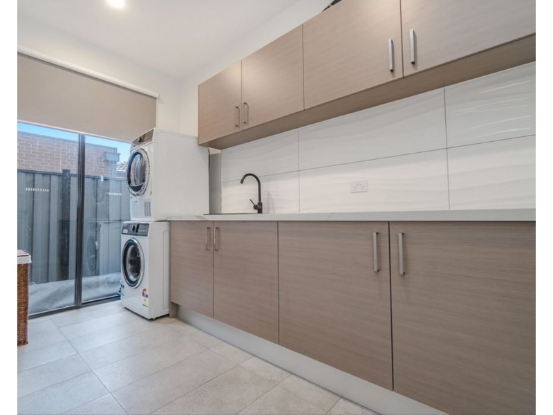 36 Emblem Way, Craigieburn VIC 3064