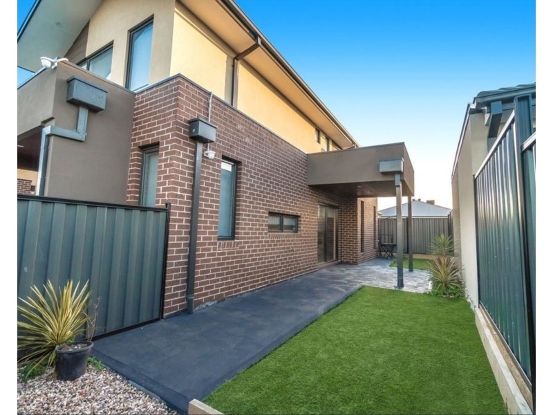 36 Emblem Way, Craigieburn VIC 3064