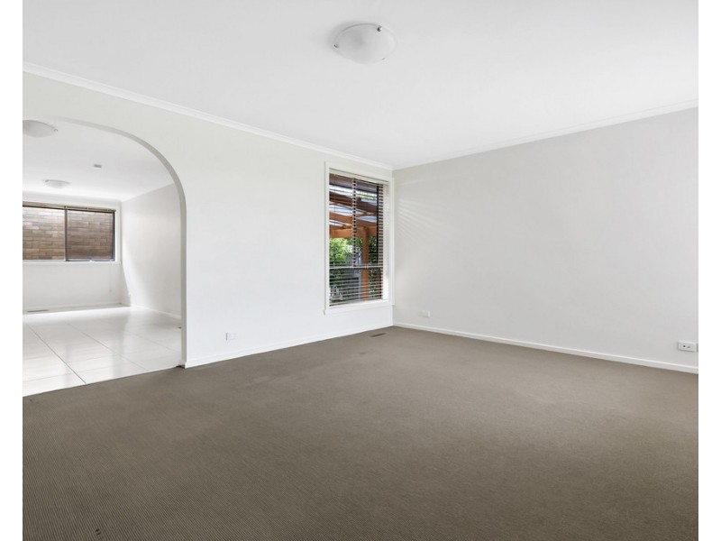 86 Moorhead Drive, Mill Park VIC 3082