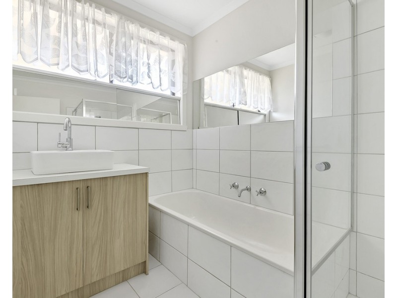 86 Moorhead Drive, Mill Park VIC 3082