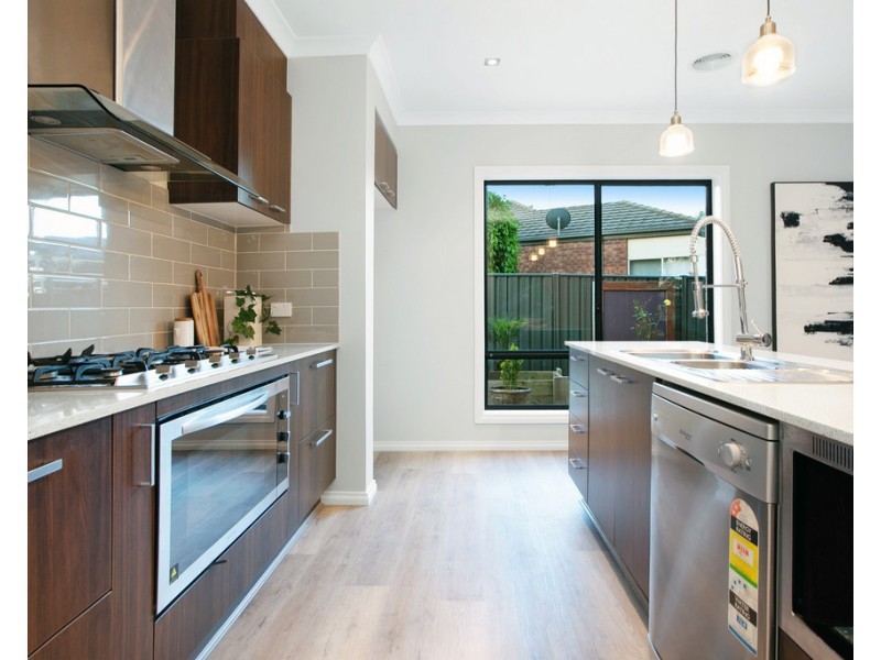 13 Wilton Vale Road, South Morang VIC 3752