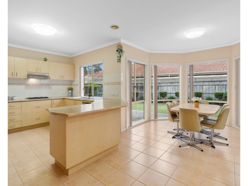 10 Parkland Grove, Kingsbury VIC 3083