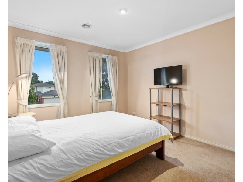 10 Parkland Grove, Kingsbury VIC 3083