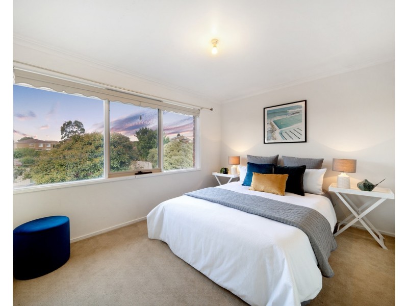 14 Peyton Drive, Mill Park VIC 3082