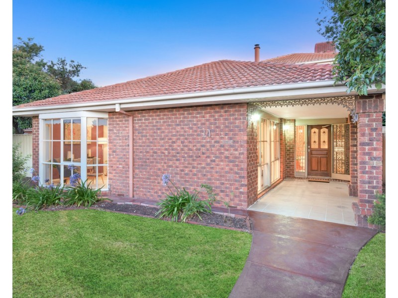 14 Peyton Drive, Mill Park VIC 3082