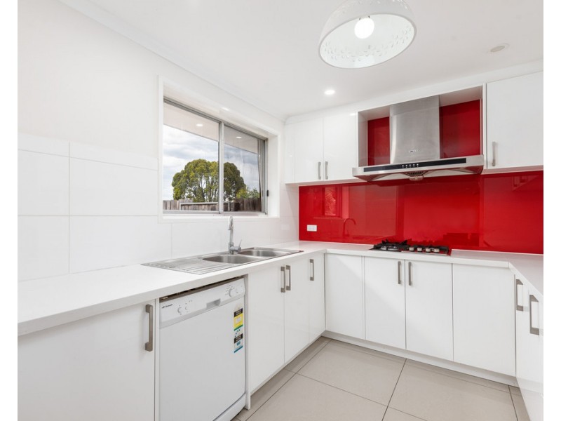 40 Madigan Crescent, Mill Park VIC 3082