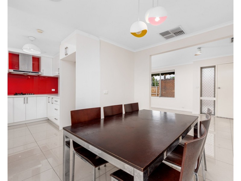 40 Madigan Crescent, Mill Park VIC 3082