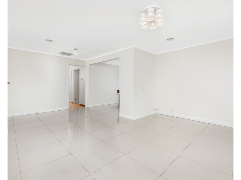 40 Madigan Crescent, Mill Park VIC 3082