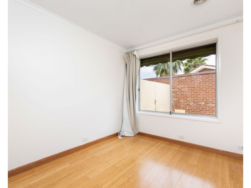 40 Madigan Crescent, Mill Park VIC 3082