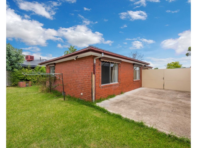 40 Madigan Crescent, Mill Park VIC 3082